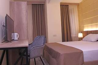 Отель MANDARIN Hotel Ереван Стандартный двухместный номер с 1 кроватью или 2 отдельными кроватями-2